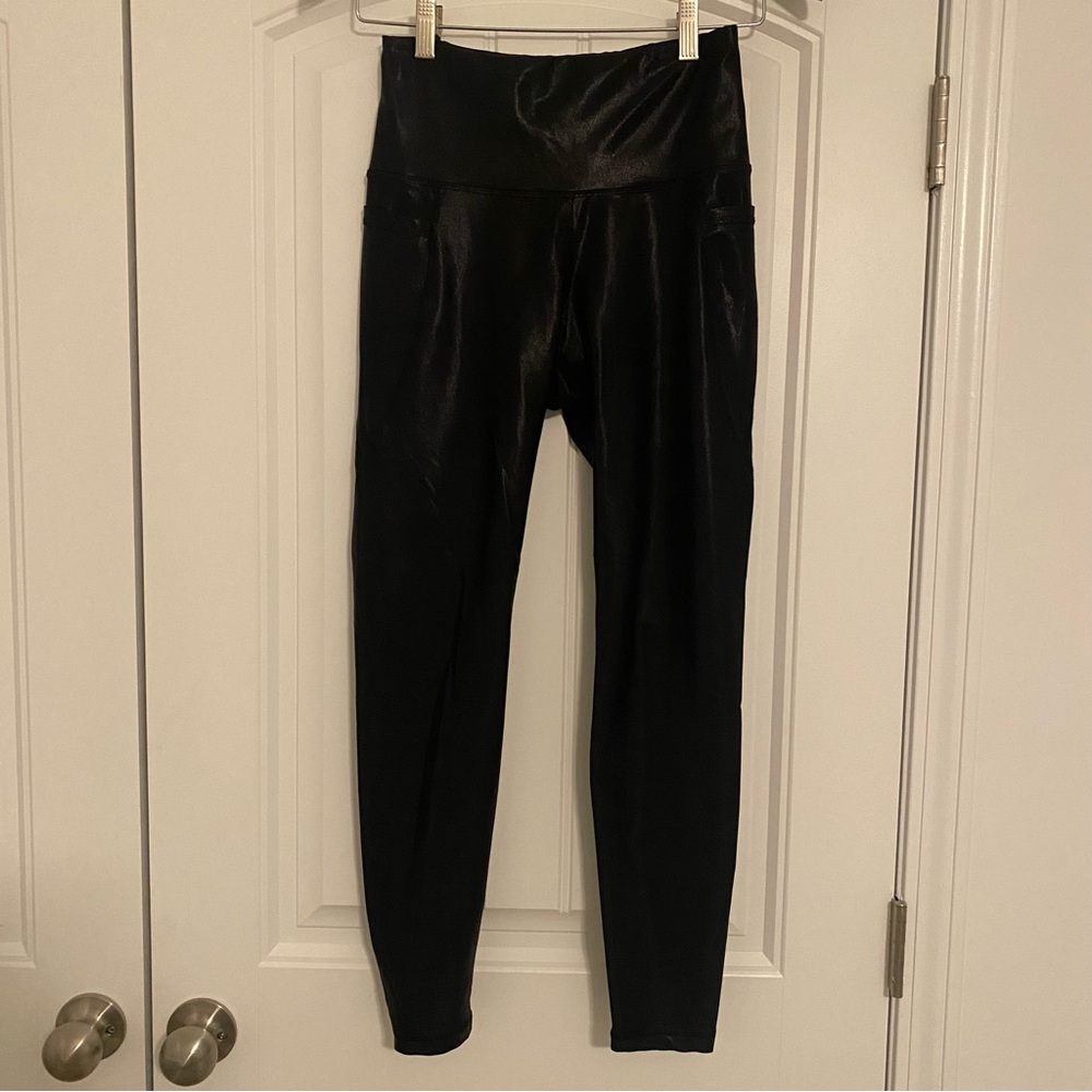 Old Navy Size Medium Glitter High-Rise Leggings with Pockets